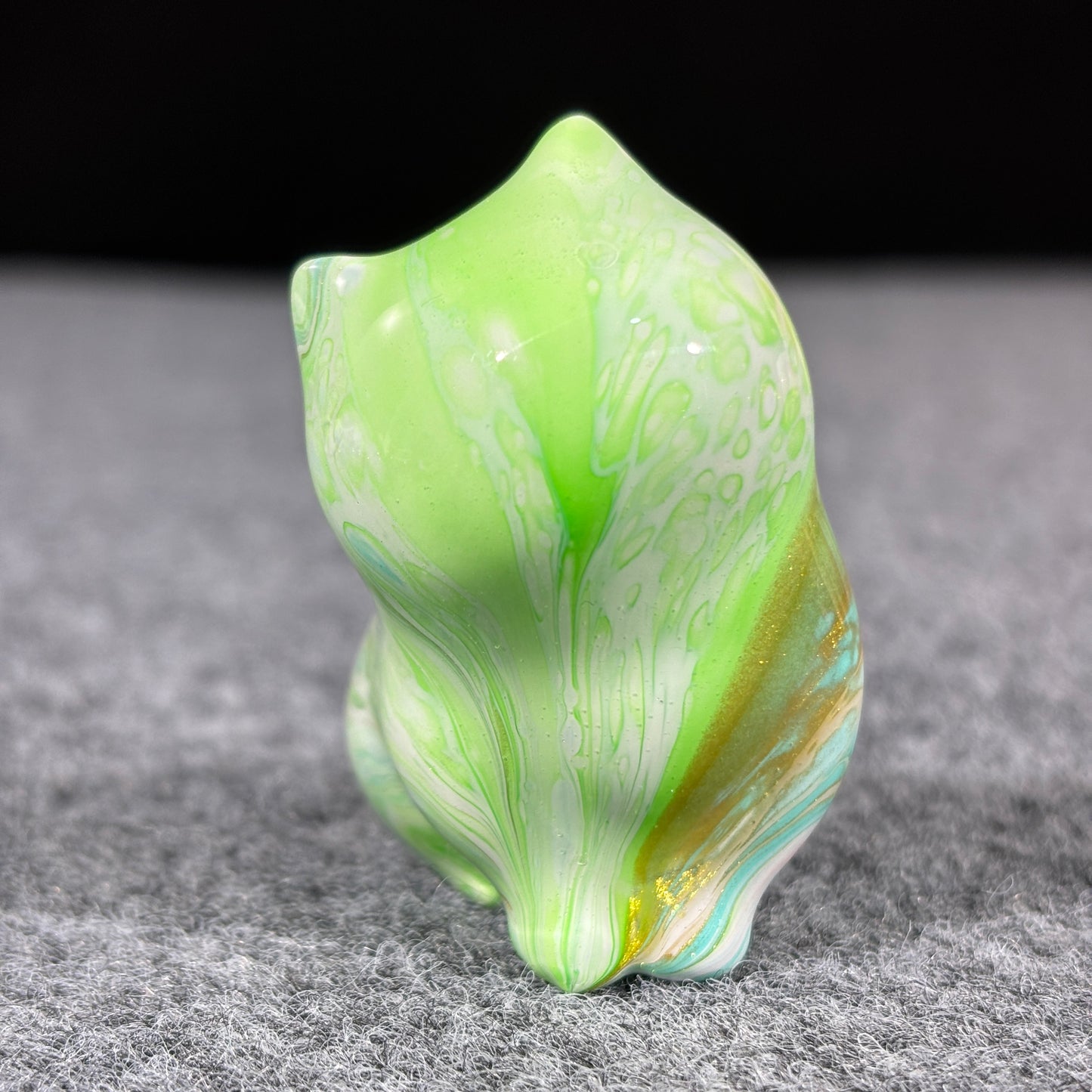 Green Gold Blue Fluid Painting Sitting Cat Figurine Desktop Decor