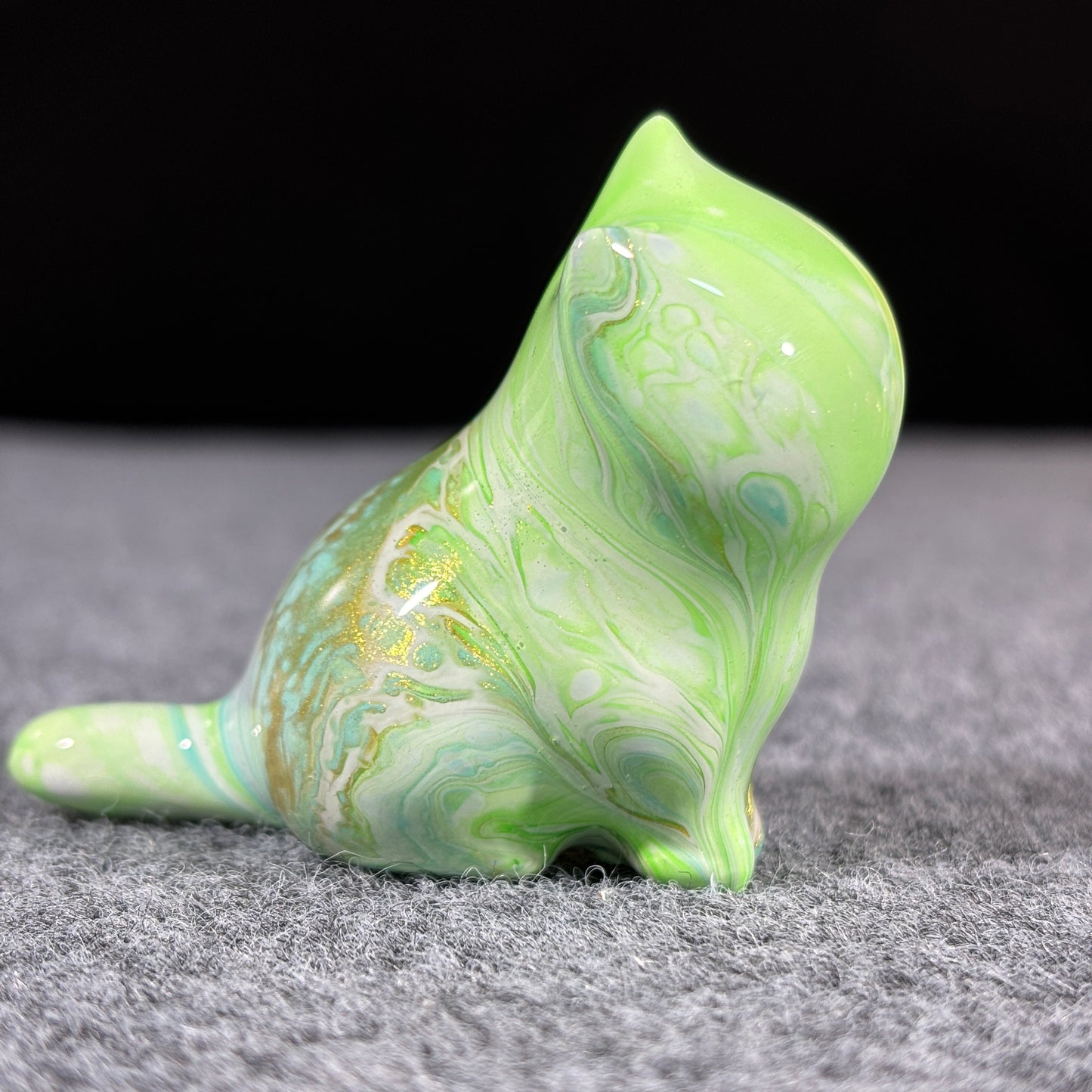 Green Gold Blue Fluid Painting Sitting Cat Figurine Desktop Decor