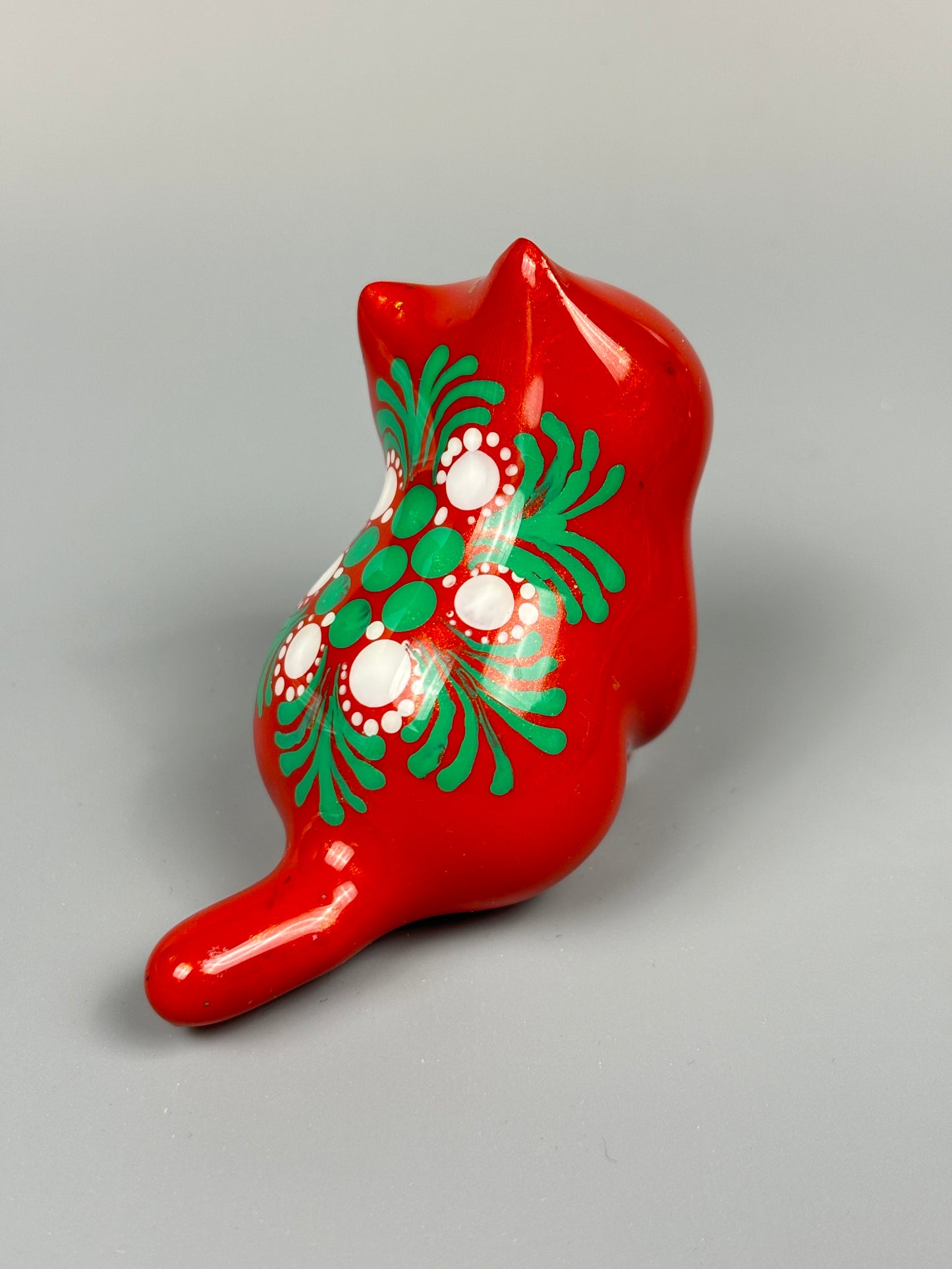 Red Green White Hand-Painted Sitting Cat Figurine Christmas Decor Gift