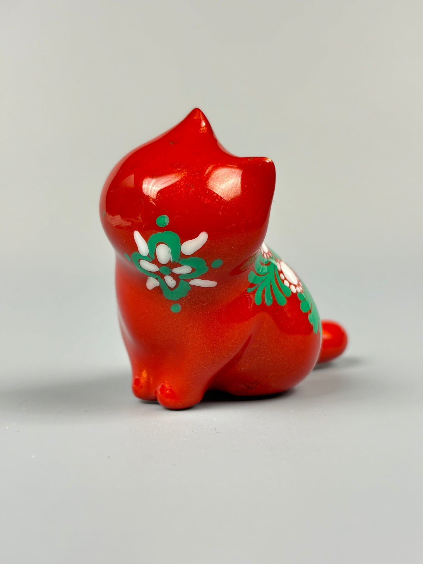 Red Green White Hand-Painted Sitting Cat Figurine Christmas Decor Gift